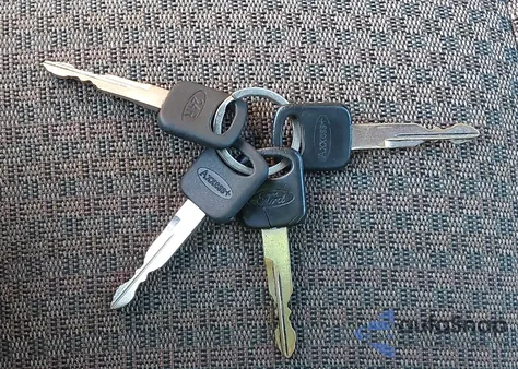 1999 Ford Ranger Xl/Xlt from USA, damaged, VIN 1FTYR10C3XPA42706